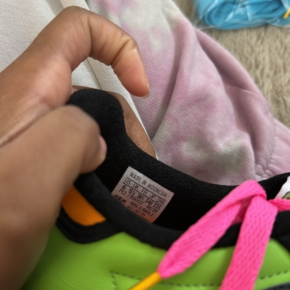 Adidas x The Simpsons shoes. The Simpsons Squishee. Superstar Simpsons. - Picture 10 of 11